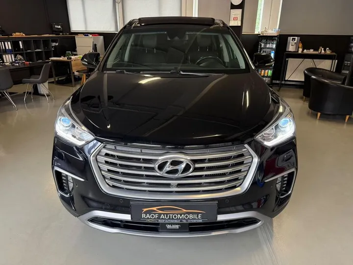 Hyundai Grand Santa Fe