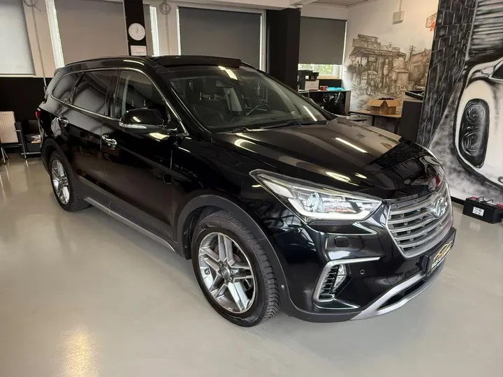 Hyundai Grand Santa Fe