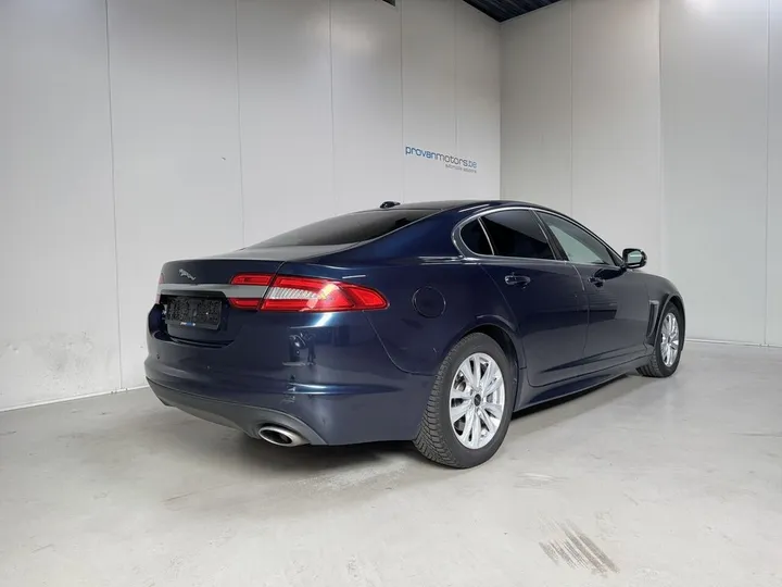 Jaguar XF
