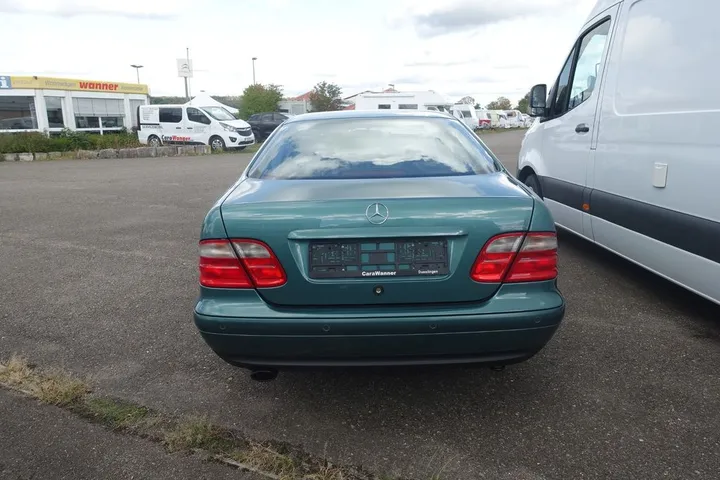 Mercedes-Benz CLK 320