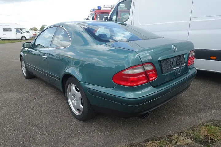 Mercedes-Benz CLK 320