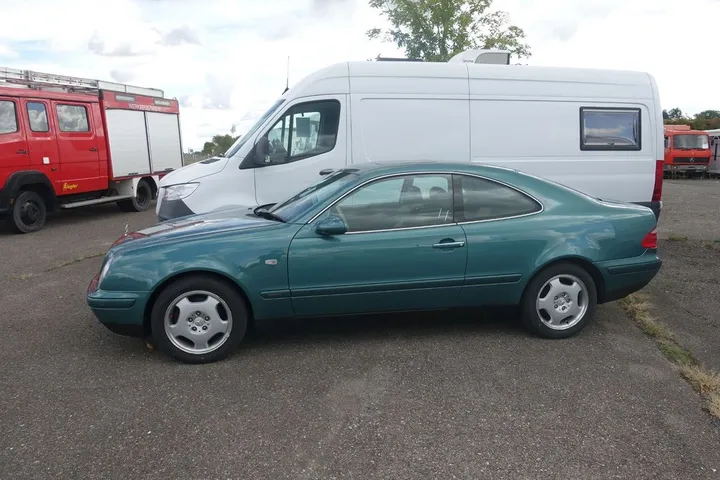 Mercedes-Benz CLK 320