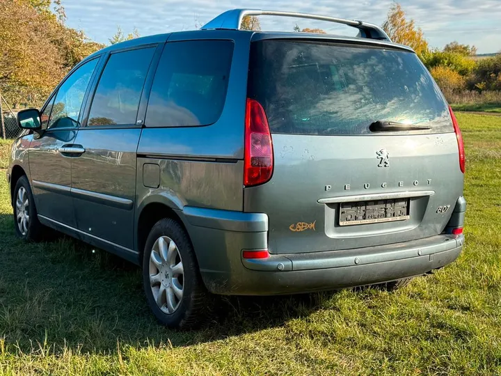 Peugeot 807