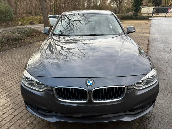 BMW 330