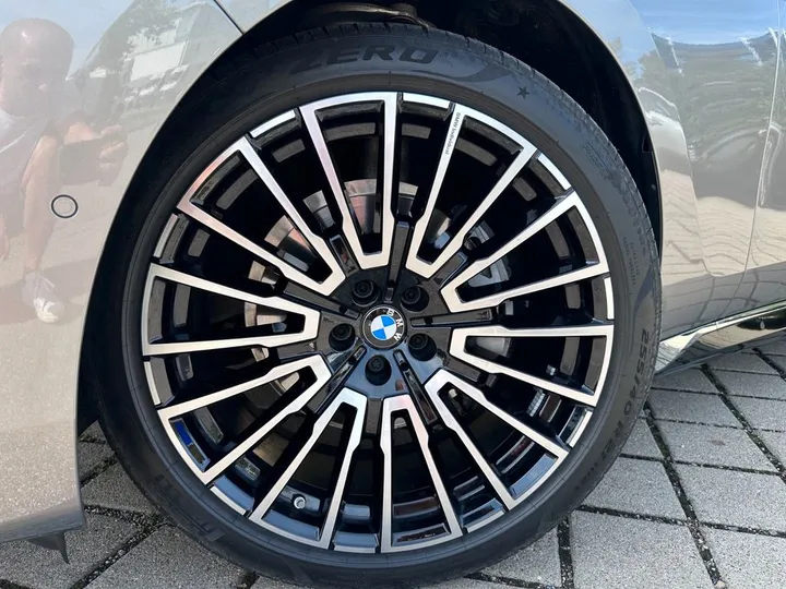 BMW 740