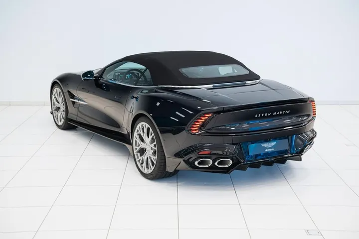 Aston Martin Vanquish