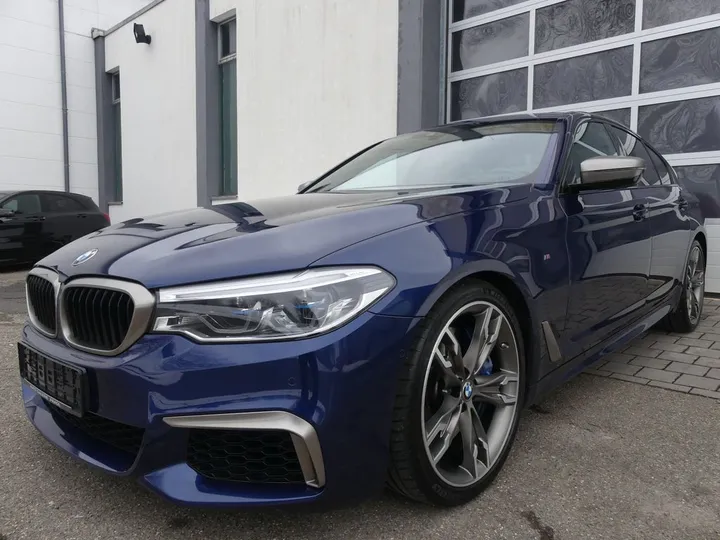 BMW M550