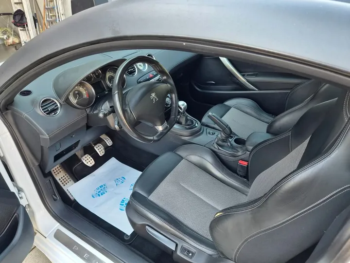 Peugeot RCZ