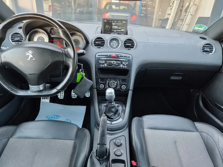 Peugeot RCZ