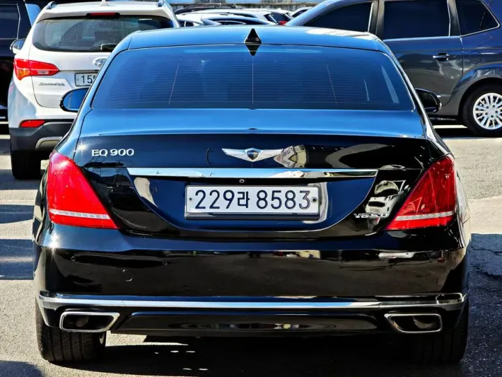 Genesis EQ900