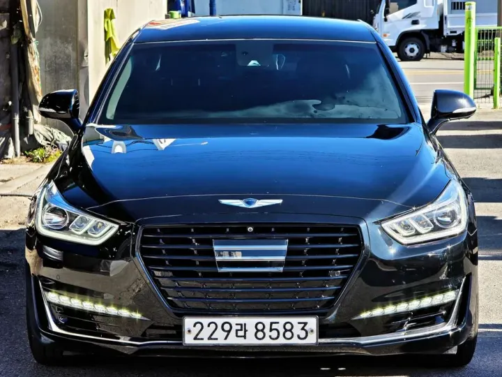Genesis EQ900