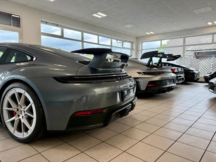 Porsche 992