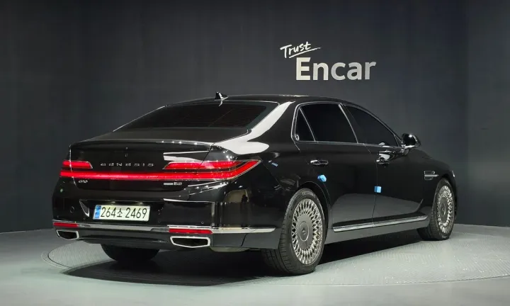 Genesis G90
