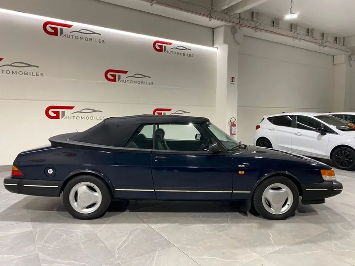 Saab 900