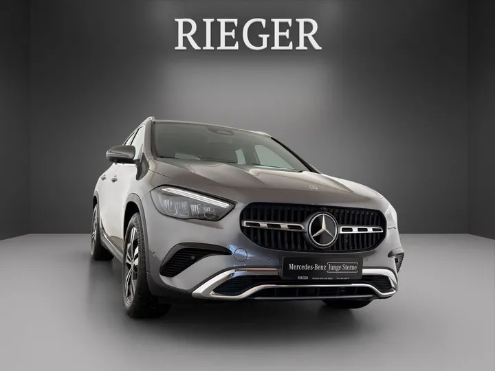 Mercedes-Benz GLA 220