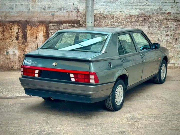 Alfa Romeo 75