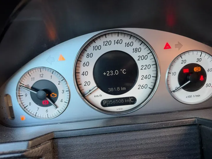 Mercedes-Benz E 320