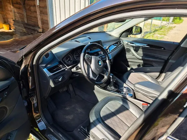 BMW iX1