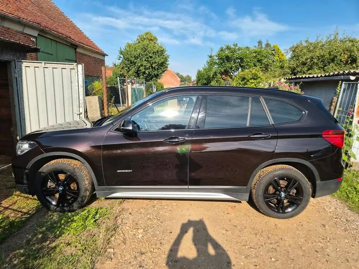 BMW iX1