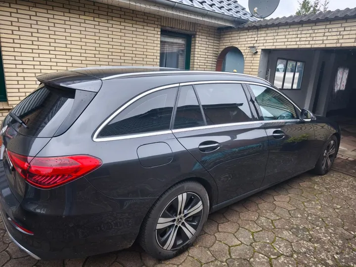 Mercedes-Benz 220