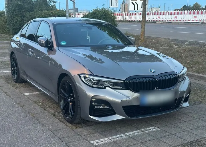 BMW 330