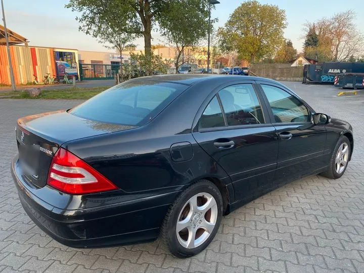 Mercedes-Benz C 180