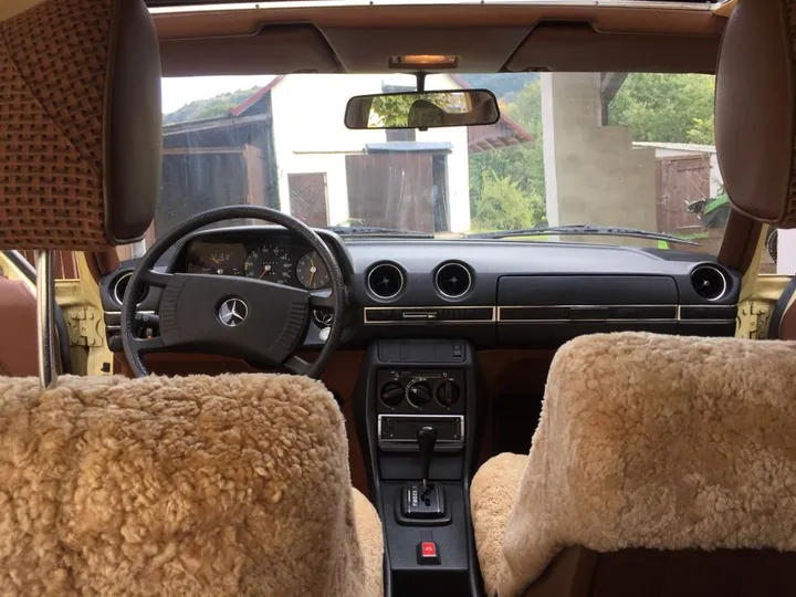 Mercedes-Benz 200