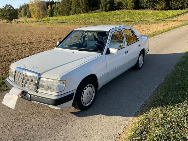 Mercedes-Benz 300