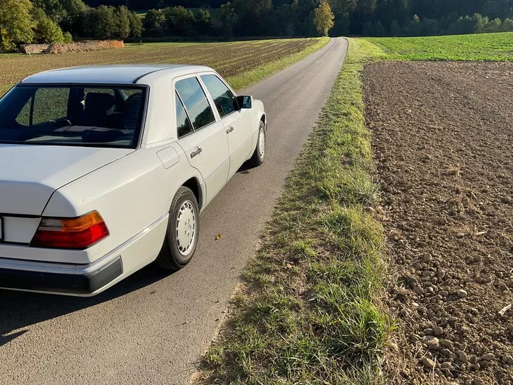Mercedes-Benz 300