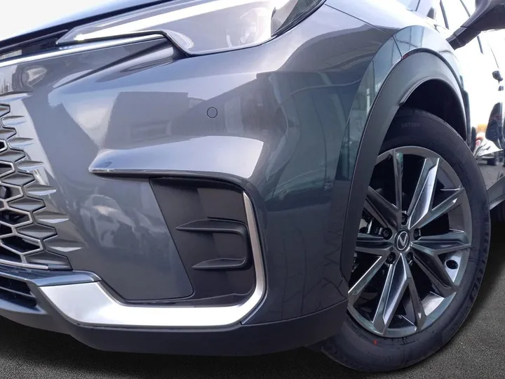 Lexus LBX