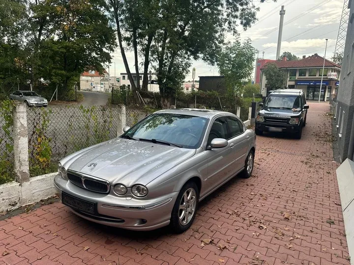 Jaguar X-Type