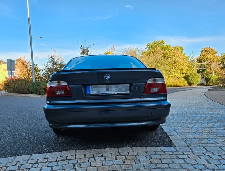 BMW 525