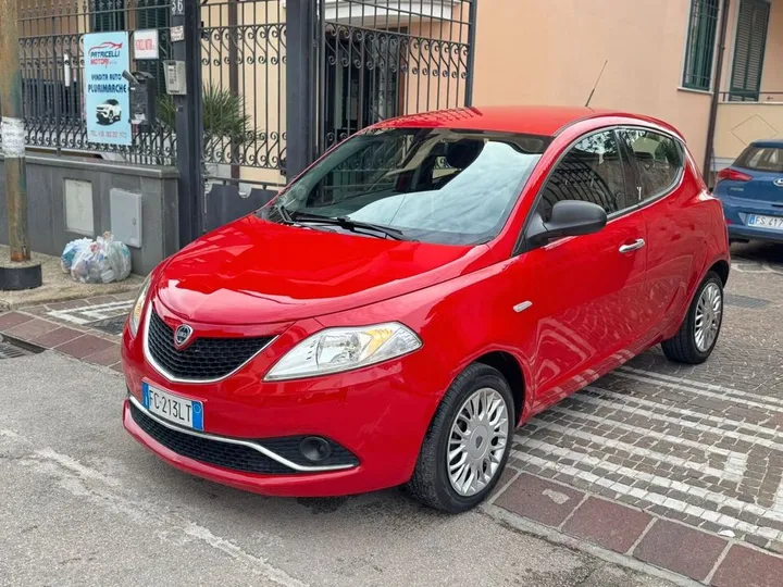 Lancia Ypsilon