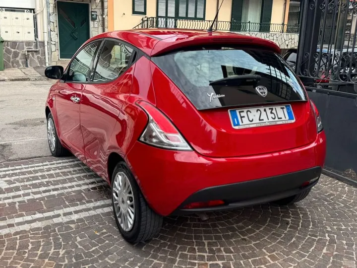 Lancia Ypsilon