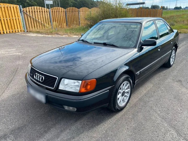 Audi 100
