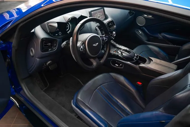 Aston Martin V8 Vantage