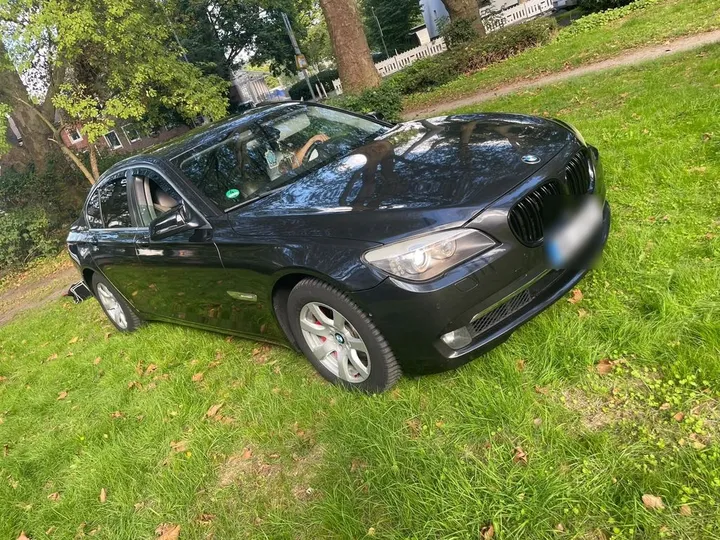 BMW 730