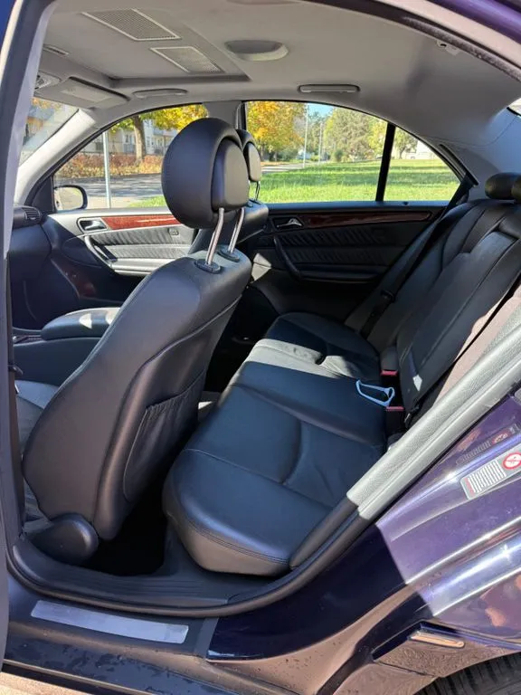 Mercedes-Benz C 320