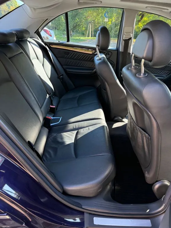 Mercedes-Benz C 320