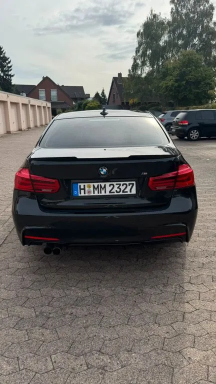 BMW 330