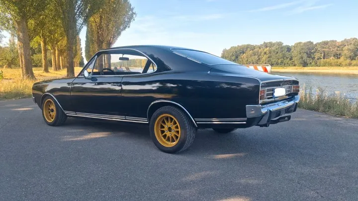 Opel Commodore