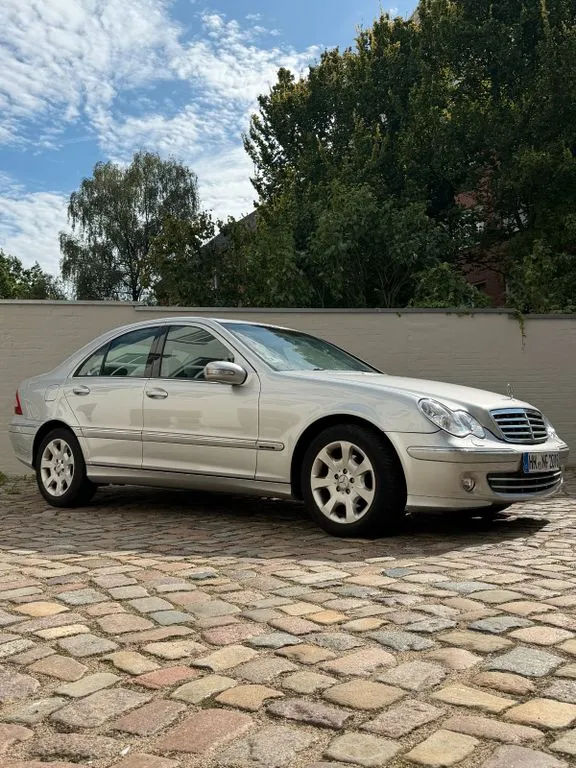 Mercedes-Benz C 200