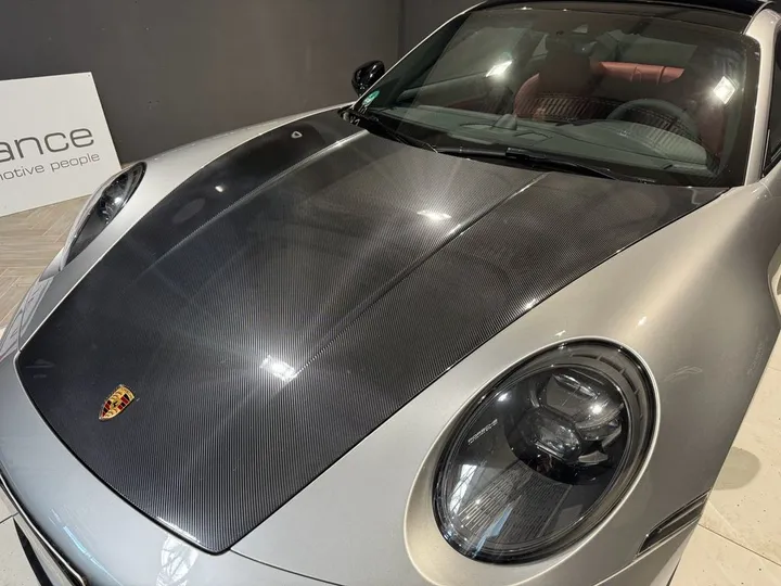 Porsche 992