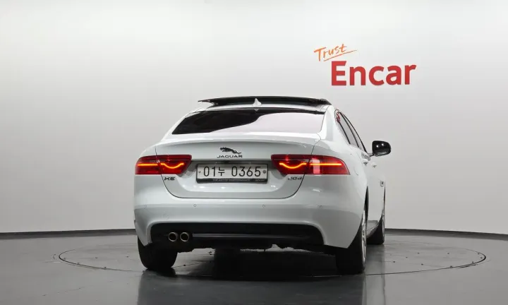 Jaguar XE