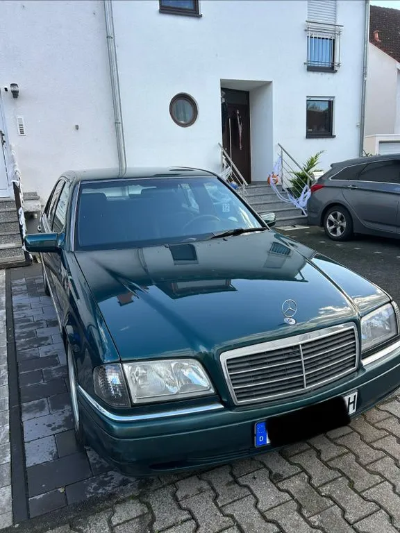 Mercedes-Benz C 180