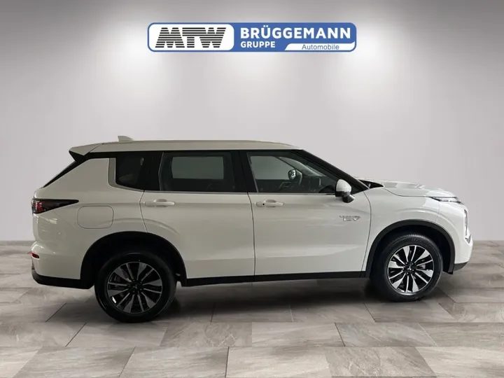 Mitsubishi Plug-in Hybrid Outlander