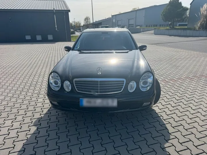 Mercedes-Benz E 280