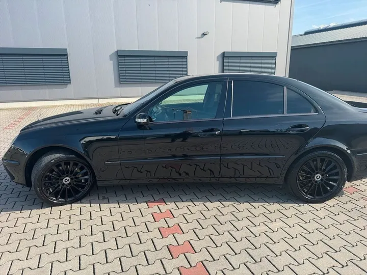 Mercedes-Benz E 280