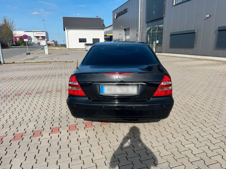 Mercedes-Benz E 280