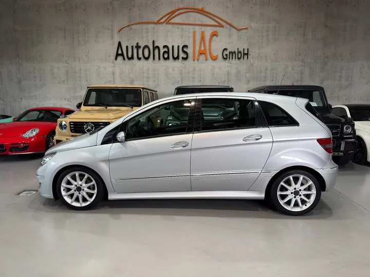 Mercedes-Benz B 200